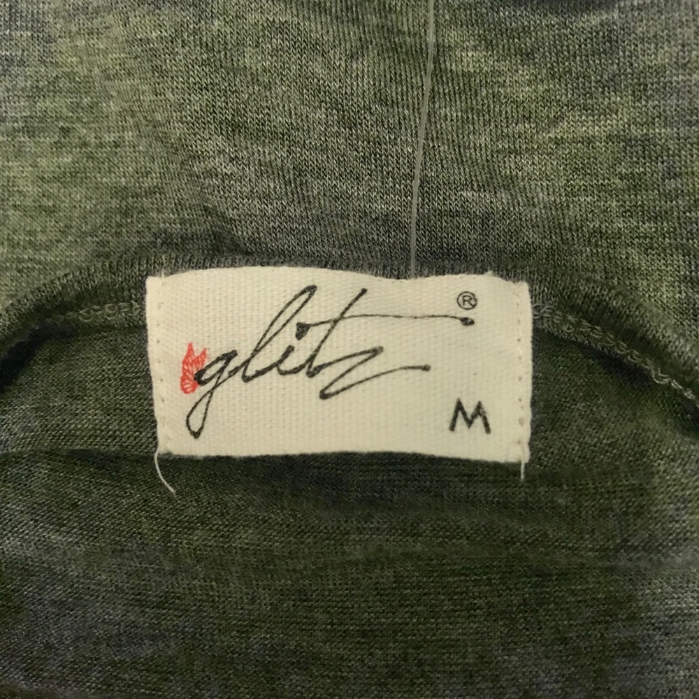Women’s Shirt - Picture 2 of 4
